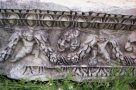 <p>Temple d'Apollon : fragments sculpés.</p>