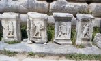 <p>Reliefs représentant des gladiateurs.</p>
